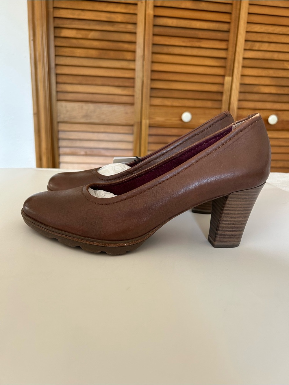 NWT Tamaris Women's Brown Leather Block Heel Pumps, Size 7.5